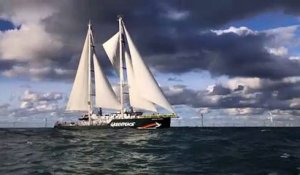 L'Avenir - Le Rainbow Warrior, bateau de Greenpeace