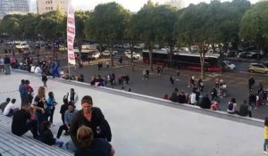 Soprano au Vélodrome: les Fans se massent en attendant l'ouverture