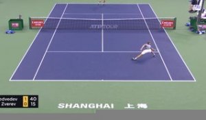 Shanghai - Medvedev domine Zverev en finale