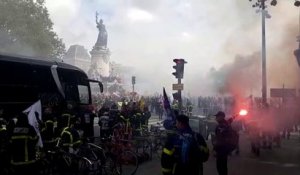 Des milliers de pompiers manifestent à Paris