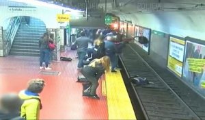 Argentine : sauvetage in extremis d'une femme tombée sur les rails du métro