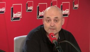 Michel Desmurget : "Chez les jeunes enfants, le temps d'écran remplace des activités beaucoup plus structurantes pour le cerveau : des interactions intra-familiales, du jeu. Il touche aussi au sommeil"