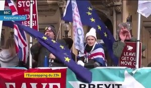 Brexit dur, camp de migrants en Bosnie, cosplay géant en Italie … Eurozapping du 1er novembre
