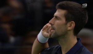 Djokovic arrache le premier set au tie break
