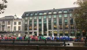 Action en front commun syndical devant le cabinet du Ministre-Président bruxellois dans le cadre de la grève des travailleurs des 19 Communes