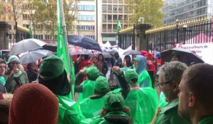 Manifestation devant le cabinet du Ministre-Président bruxellois dans le cadre de la grève des travailleurs des 19 Communes, CPAS, hôpitaux publics