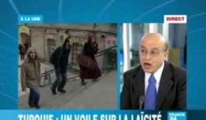 Un voile sur la laïcité-A la Une-France24