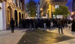 Les Algériens manifestent devant le siège de Facebook à Paris