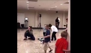 Cet enfant détestera la danse pour le restant de sa vie