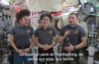 Les astronautes américains nous présentent leur repas pour Thanksgiving