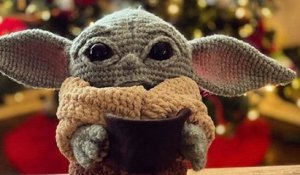 La peluche bébé Yoda à crocheter est aussi adorable que l'original