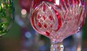 Cristallerie de Saint-Louis-lès-Bitche : comment sont fabriqués les verres à vin et les carafes ?