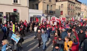 Grève du 5 décembre : "ça faisait bien longtemps qu’on n’avait pas vu autant de manifestants" à Bourgoin-Jallieu