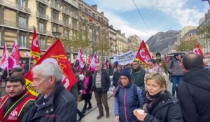 Grenoble : le départ de la manifestation grenobloise contre la réforme des retraites