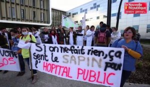 VIDEO. Poitiers : 200 professionnels  de santé manifestent au CHU