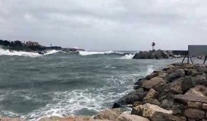 Tempête : la mer se déchaîne à Carro