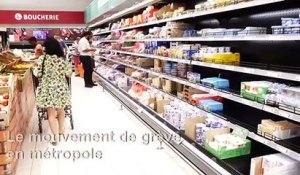 Grève: en Martinique, les rayons de produits frais se vident