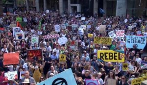 Des milliers d'Australiens se rassemblent pour la climat Sydney (2)