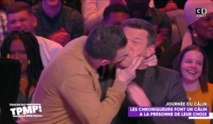 Raymond embrasse Benjamin Castaldi par surprise !