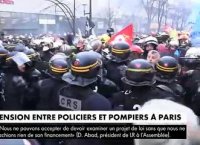 EN DIRECT - Manifestation de pompiers à Paris: Des tensions éclatent avec les forces de l'ordre dans le cortège - VIDEO