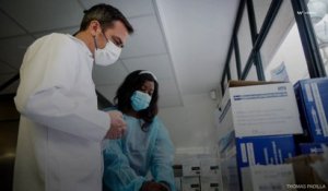 Coronavirus : Olivier Véran vise une sortie de crise autour de "novembre ou décembre"