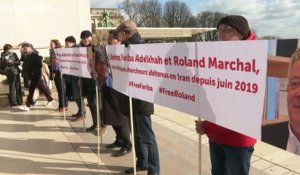 "Libérez Fariba et Roland" : manifestation de soutien aux chercheurs détenus en Iran