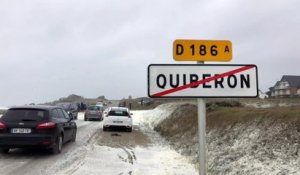 VIDÉO - Tempête Dennis : à Quiberon la plage noyée sous une vague d'écume