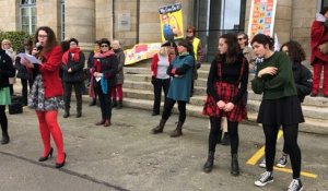 Flash mob féministe à Alençon