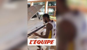 Neymar se prend pour John Legend au piano - Foot - WTF - PSG