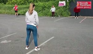 VIDEO. Poitiers : la salle de sport se délocalise sur le parking