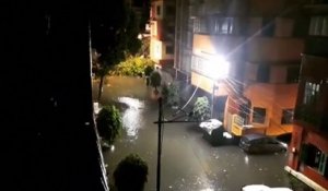 Les images des rues inondées de Calcutta après le passage du cyclone Amphan