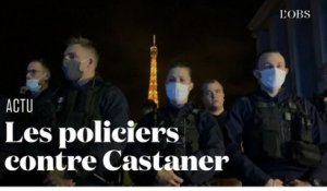 Après l'allocution d'Emmanuel Macron, les policiers jettent leurs menottes au sol au Trocadéro
