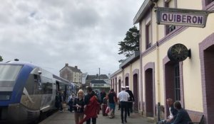 Premier voyage de la saison pour le tire-bouchon, train estival qui relie Auray et Quiberon