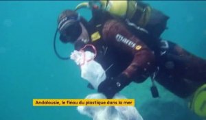 Espagne : le plastique pollue la mer en Andalousie