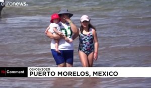 Sur les plages du Mexique, un homme déguisé en "grande faucheuse" veut faire fuir les touristes