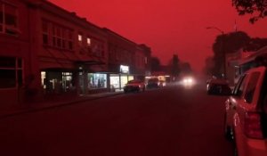Incendies aux Etats-Unis: Découvrez les images impressionnantes de la ville de Stayton plongée dans une atmosphère rouge - VIDEO