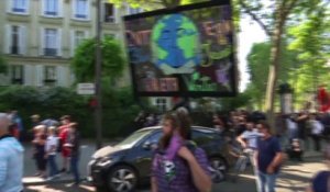 Paris: des manifestants des deux cortèges se sont rejoints place du Brésil