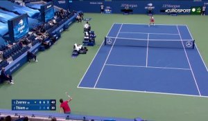 Il a dû s'y reprendre à 3 fois, mais Thiem a fini par percer la muraille Zverev