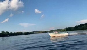 Un homme ivre découvre qu'il n'y a pas de freins sur un bateau