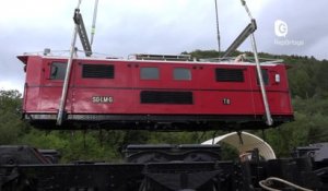 Reportage - La première locomotive du petit train de la Mure entre en gare !