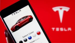 Tesla : Une voiture à 25 000 dollars pour 2023, le pari fou d’Elon Musk
