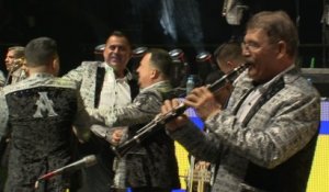 La Arrolladora Banda El Limón De René Camacho - La Suata