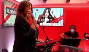 Carla Bruni interprète "Miss You" en live dans #LeDriveRTL2 (09/10/20)