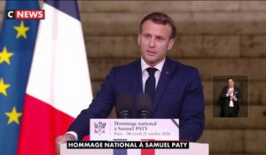 Emmanuel Macron : « Je ne parlerai pas de ceux qui ont livré son nom aux barbares, ils ne le méritent pas »