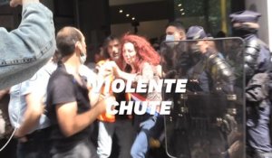 La députée LFI Bénédicte Taurine bousculée par un policier en marge d'un rassemblement