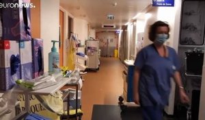 Covid-19 : comment les hôpitaux submergés se battent pour avoir plus de lits et de soignants
