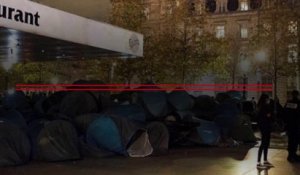 Évacuation de migrants à République : Darmanin évoque des images « choquantes »