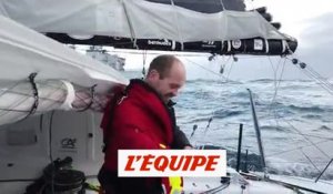 Escoffier récupéré par la marine française - Voile - Vendée Globe
