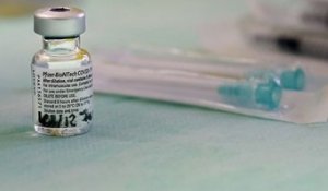 La France se serait opposée à la commande de 500 millions de doses du vaccin Pfizer pour favoriser Sanofi malgré son retard