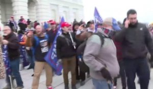 États-Unis: une équipe de CNN violemment prise à partie par des partisans de Donald Trump devant le Capitole